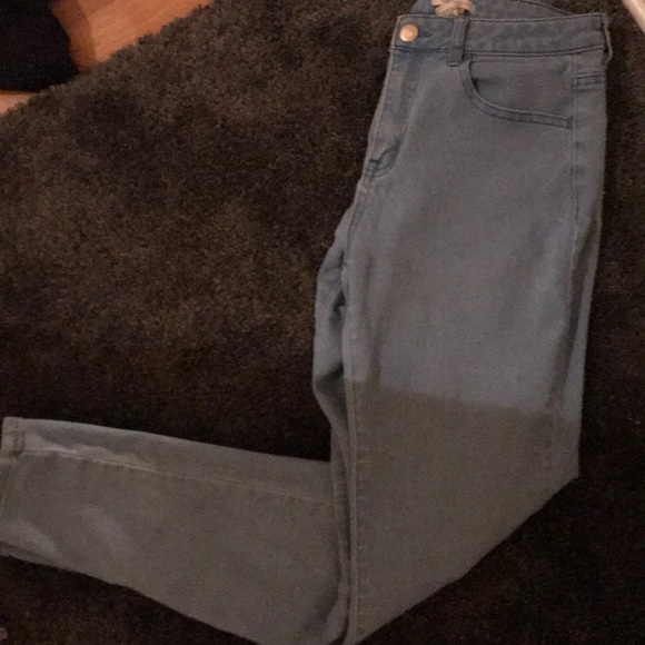Light wash forever 21 jeans - Picture 3 of 4